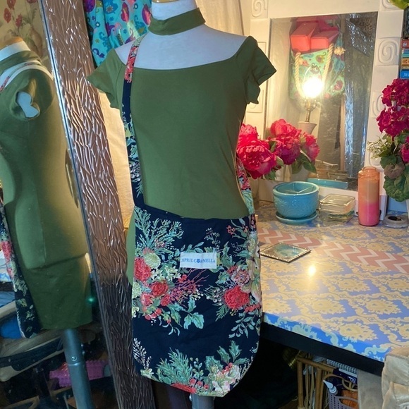 🌷APRIL Cornell🌷 Floral Canvas Crossbody Bag  100% Cotton - Picture 3 of 6